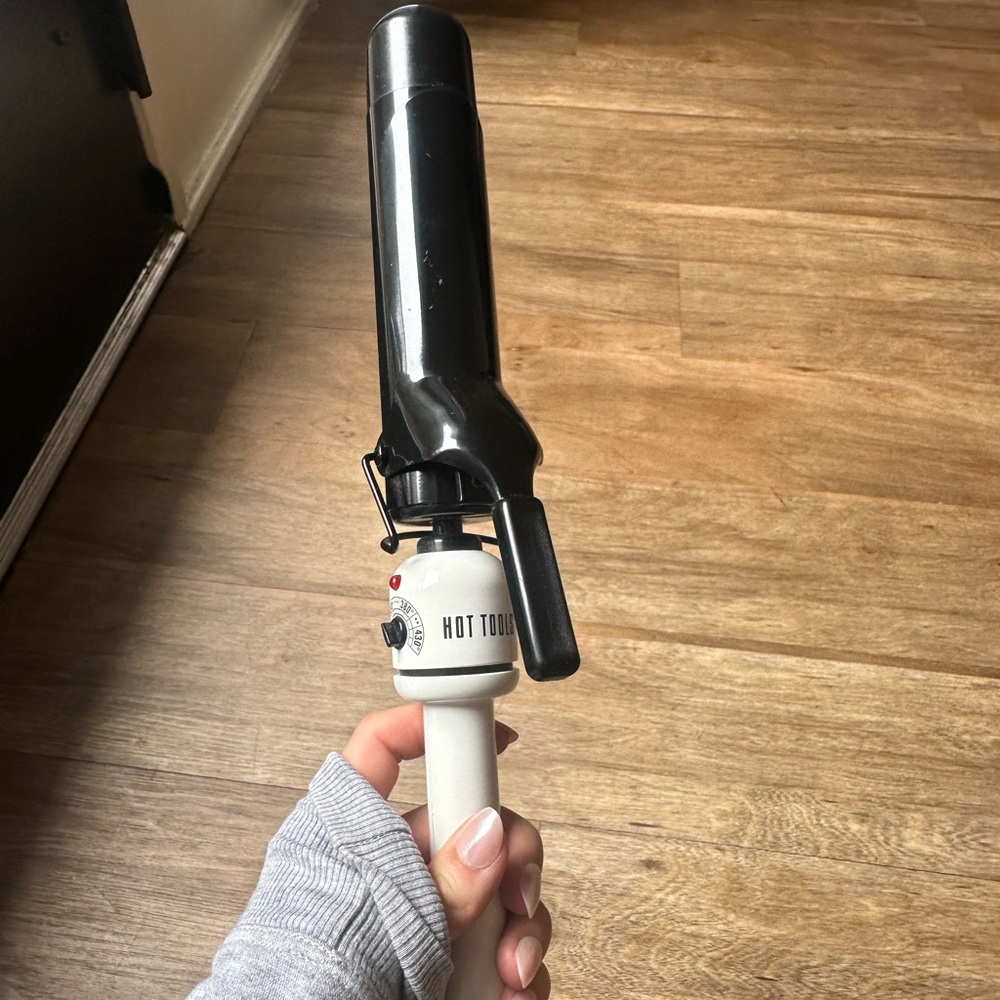 Hot Tools Black and White Curling Iron